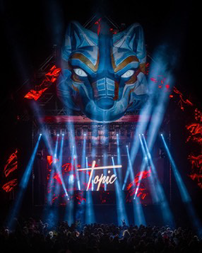 Re-use of inflatable wolf heads at Untold Festival Romania